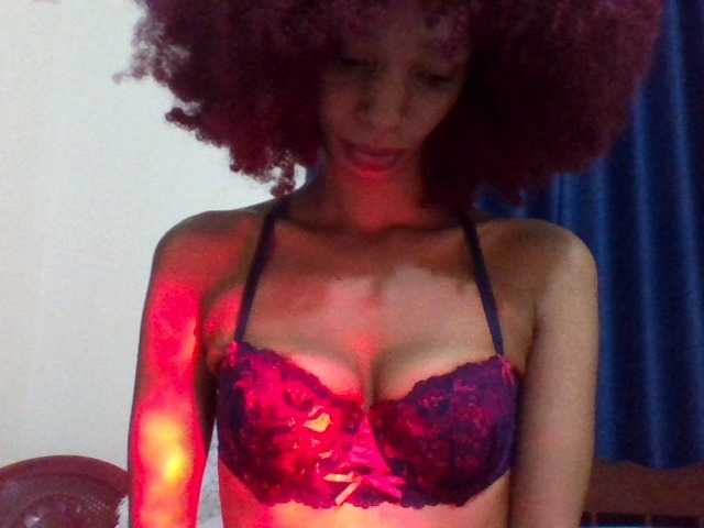 Velveet's BongaCams show and profile