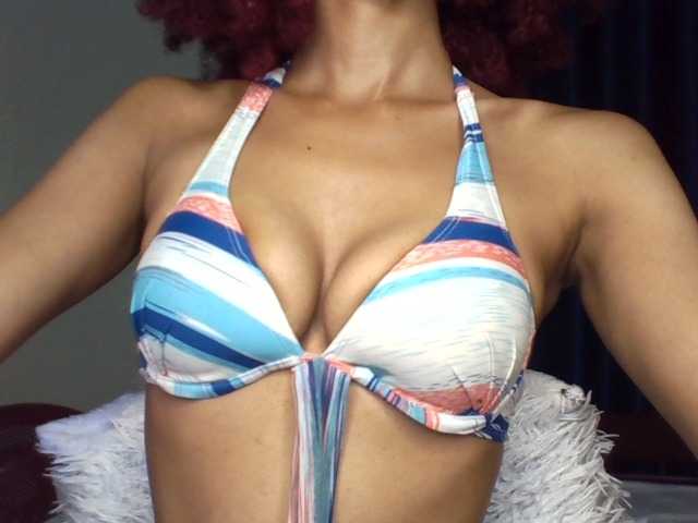 Velveet's BongaCams show and profile