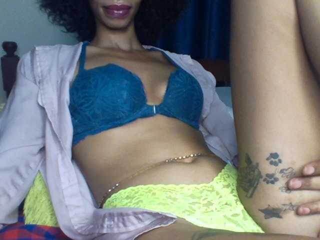 Velveet's BongaCams show and profile