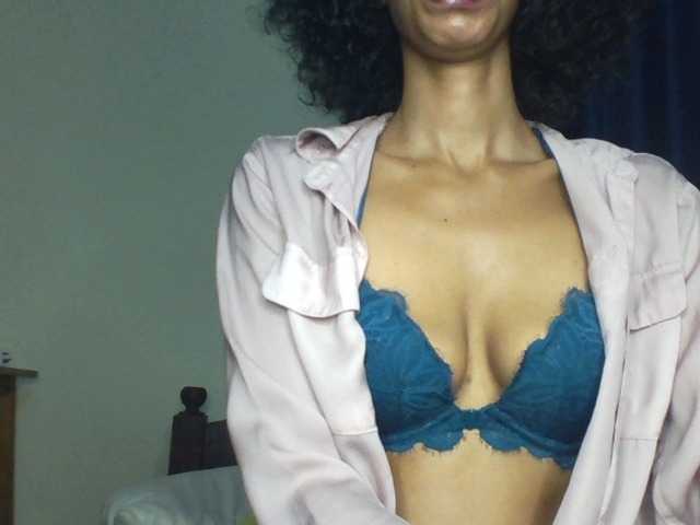 Velveet's BongaCams show and profile