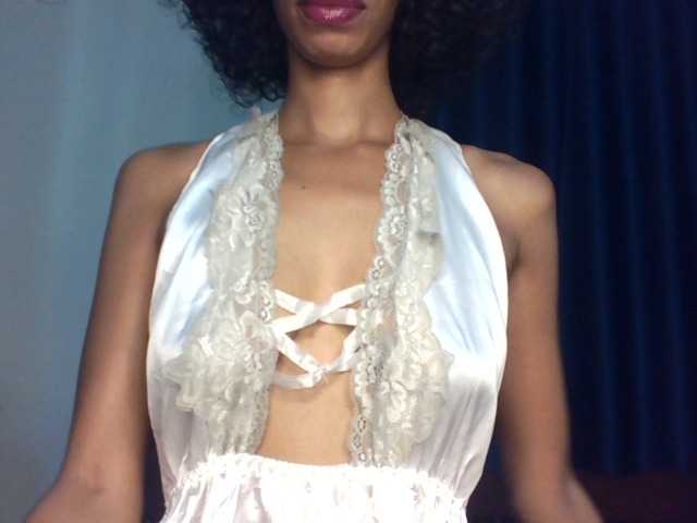 Velveet's BongaCams show and profile