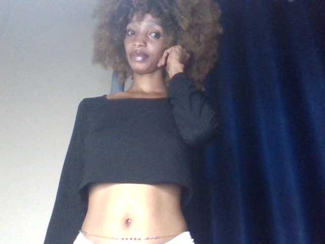 Velveet's BongaCams show and profile