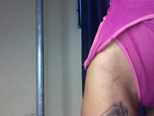 Velveet's BongaCams show and profile