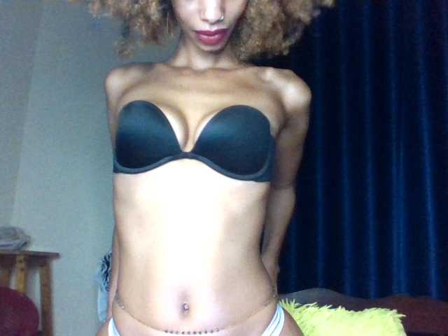 Velveet's BongaCams show and profile