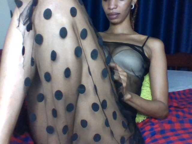 Velveet's BongaCams show and profile