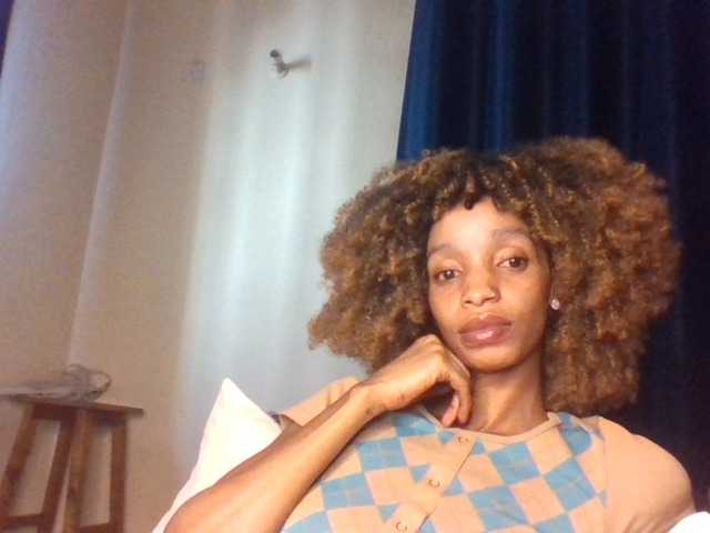 Velveet's BongaCams show and profile