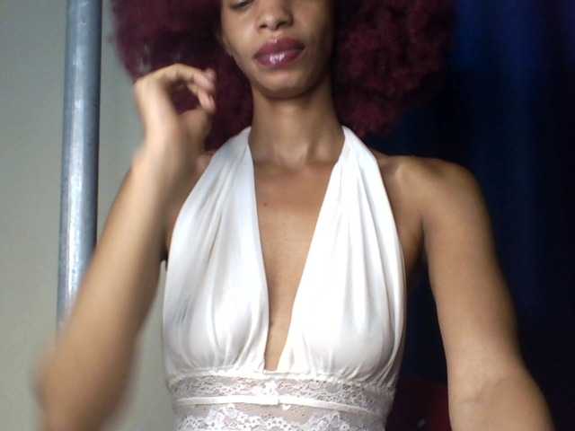 Velveet's BongaCams show and profile