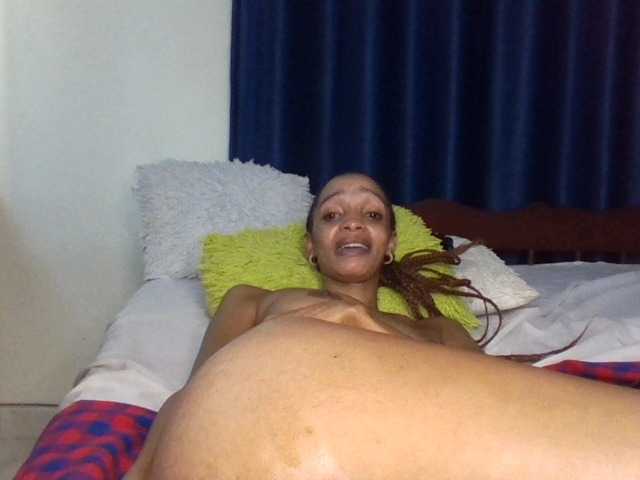 Velveet's BongaCams show and profile