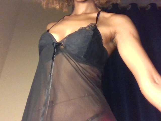 Velveet's BongaCams show and profile