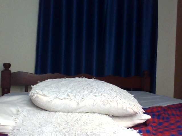 Velveet's BongaCams show and profile