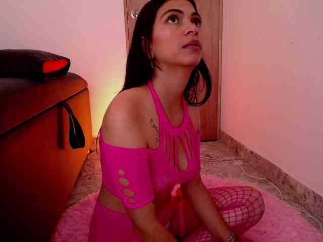 Emma-Cohen webcam