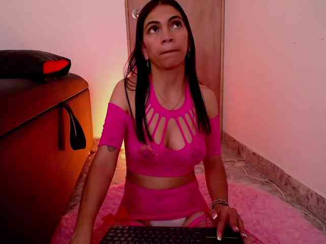 Emma-Cohen webcam