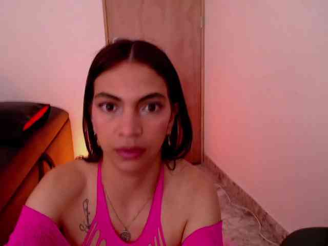 Emma-Cohen webcam