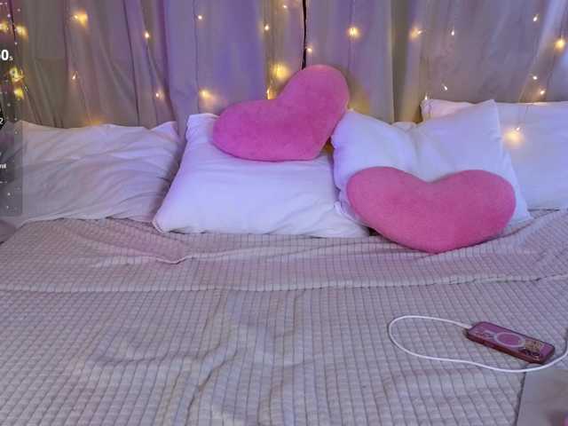 KiraBriis's BongaCams show and profile