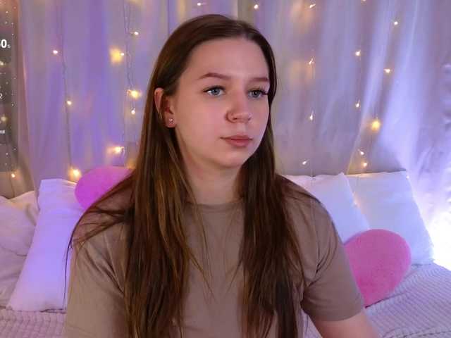 KiraBriis's BongaCams show and profile