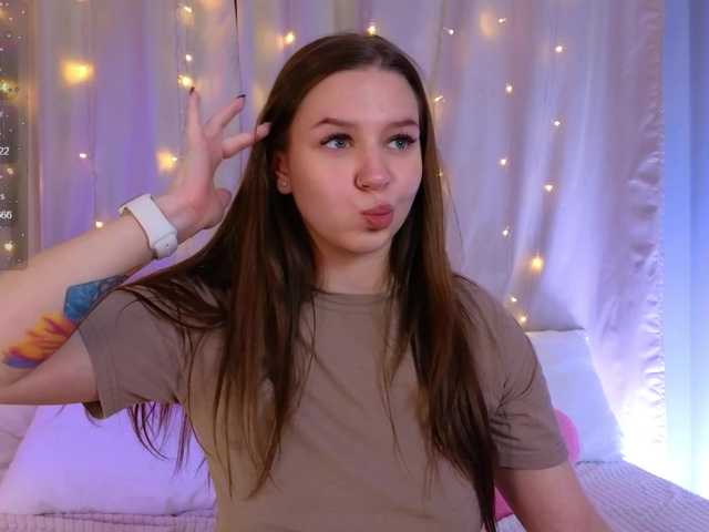 KiraBriis's BongaCams show and profile