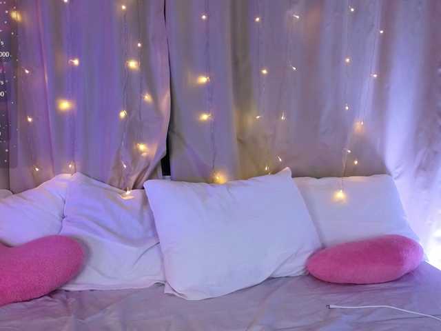 KiraBriis's BongaCams show and profile