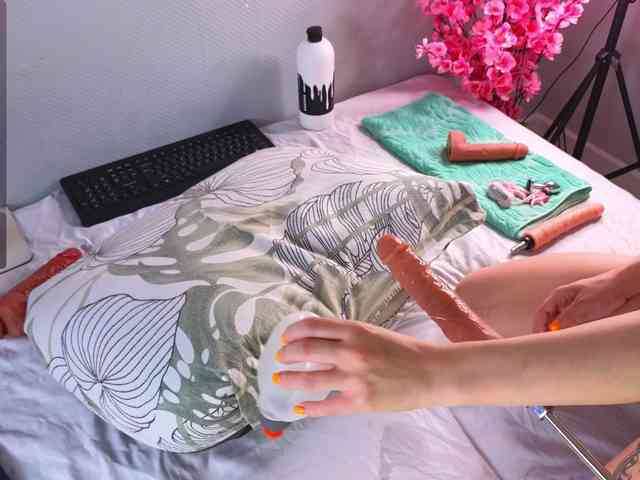 xxx cam chat KiraBriis