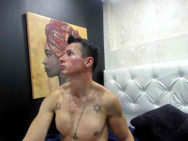 Thiago-Evans Live Webcam on BongaCams