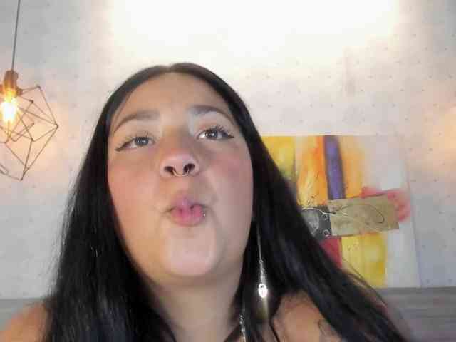EmmaColliins Live Webcam on BongaCams