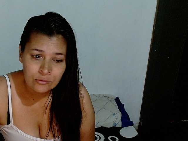 Adrianamilf's BongaCams show and profile