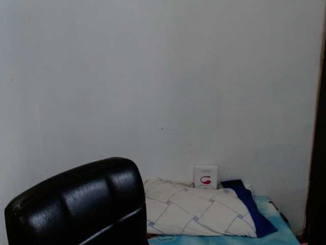 Adrianamilf's BongaCams show and profile