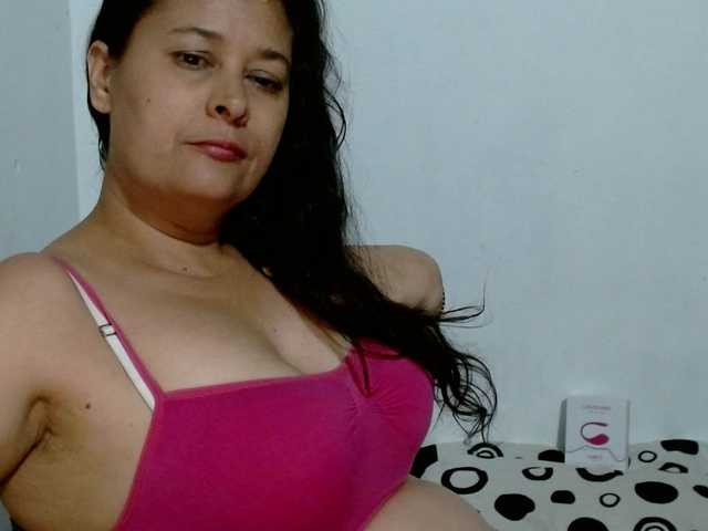 Adrianamilf webcam bongacams model stream image