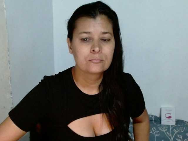 Adrianamilf's BongaCams show and profile