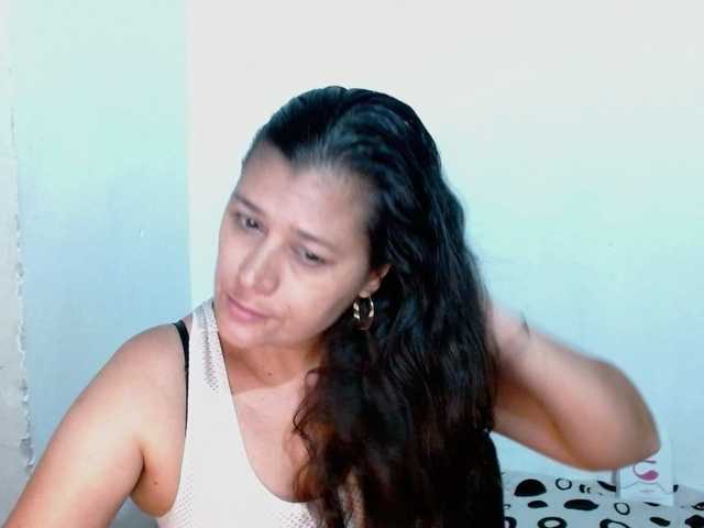 Adrianamilf webcam bongacams model stream image
