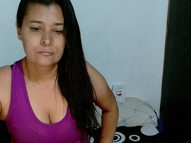 Adrianamilf's BongaCams show and profile