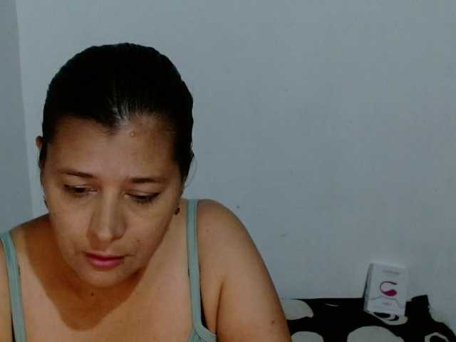 Adrianamilf's BongaCams show and profile