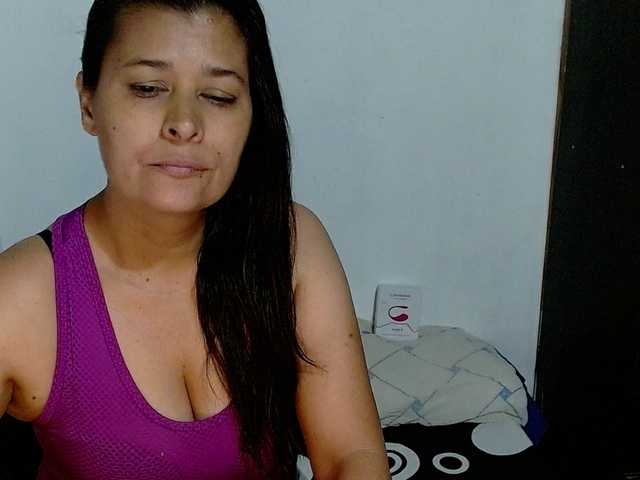 Adrianamilf's BongaCams show and profile