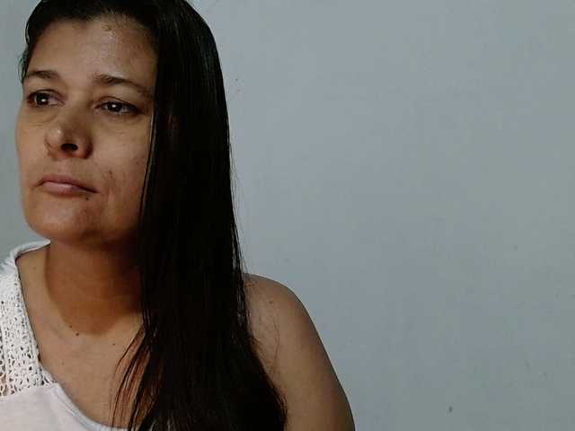 Adrianamilf's BongaCams show and profile