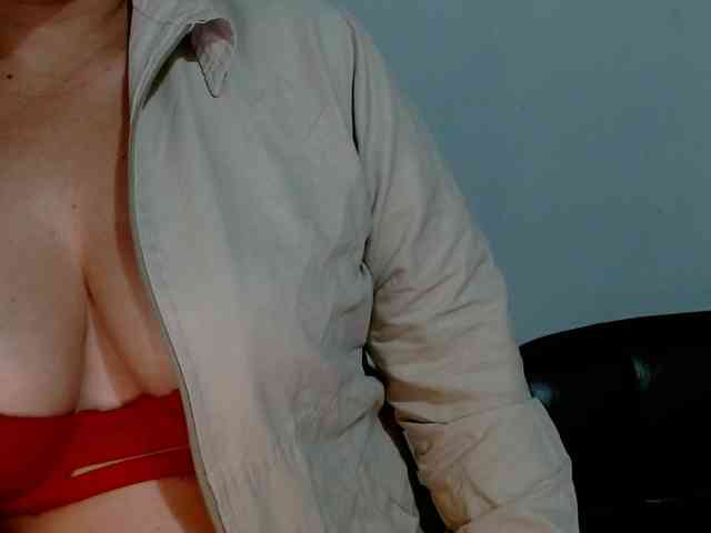 Adrianamilf webcam