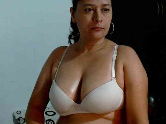 Adrianamilf webcam