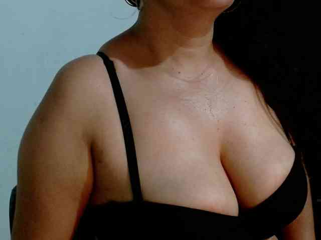 Adrianamilf webcam