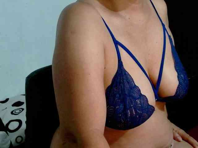 Adrianamilf webcam
