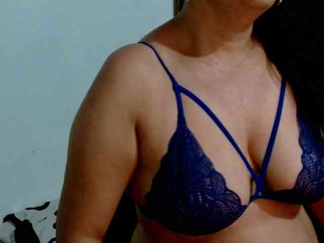Adrianamilf webcam