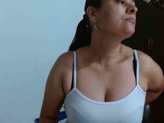 Adrianamilf webcam