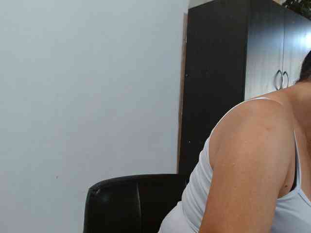 Adrianamilf webcam