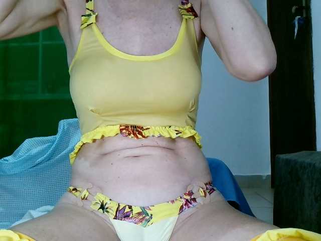 Carolsquirter's BongaCams show and profile