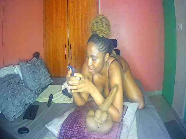 blackbeauty8 Live Webcam on BongaCams