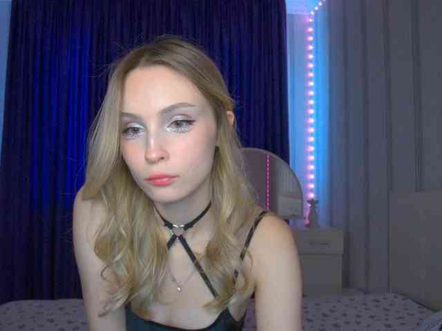 hot chat HollyJoys