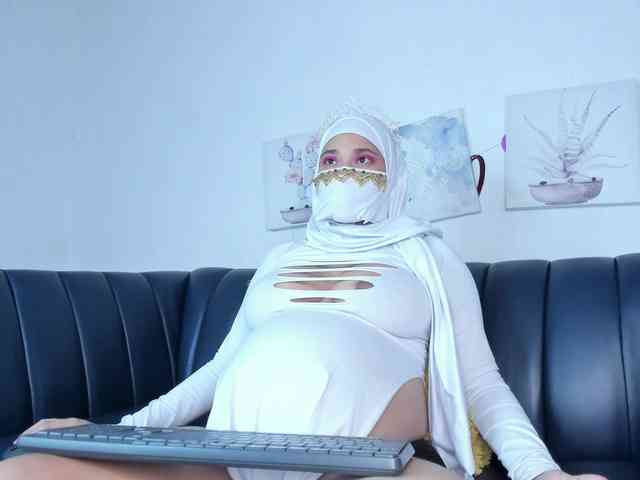 Eva-abaad webcam