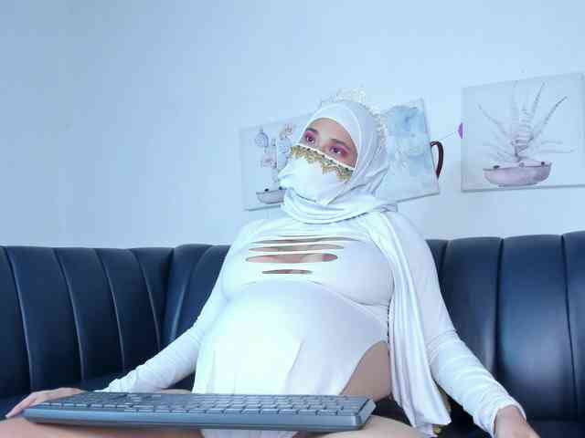 Eva-abaad webcam