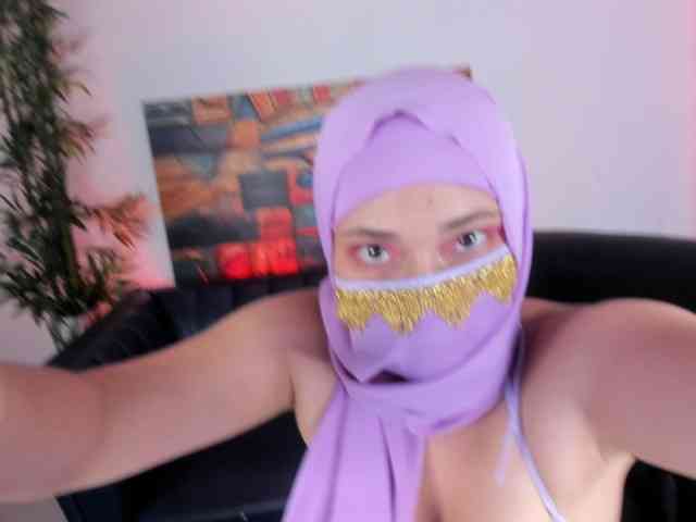 Eva-abaad webcam