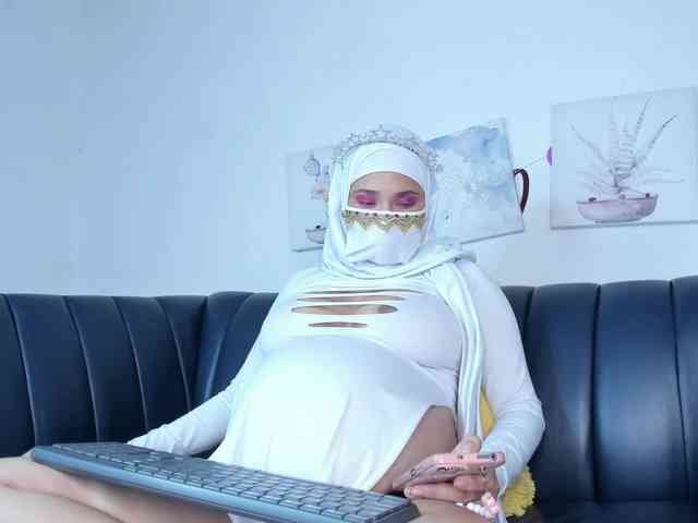 Eva-abaad webcam