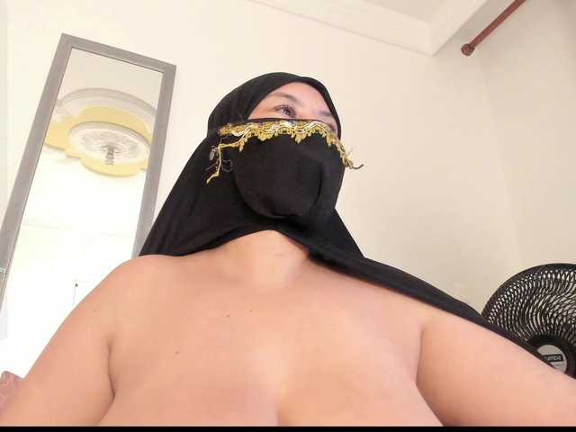 amina-hafssa's BongaCams show and profile