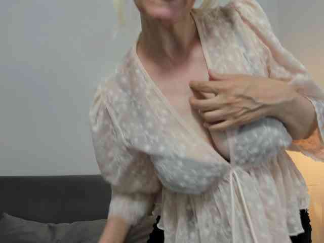 MargaretCherry webcam