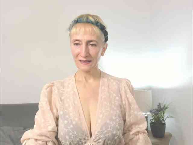 MargaretCherry webcam